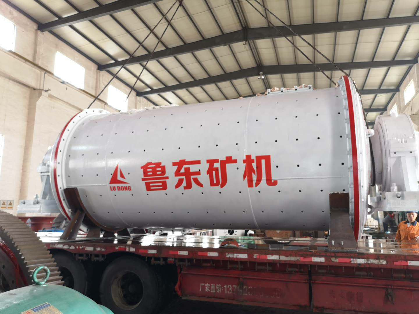 球磨機(jī)生產(chǎn)廠家:減少球磨機(jī)在工作當(dāng)中沒(méi)必要的磨損